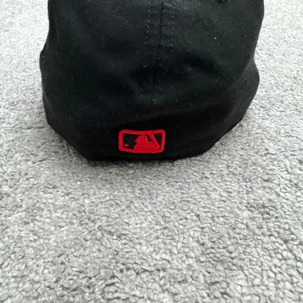 New Era 59FIFTY New York Yankees Hat Size 7 1/2 Black Red Fitted Baseball Cap
